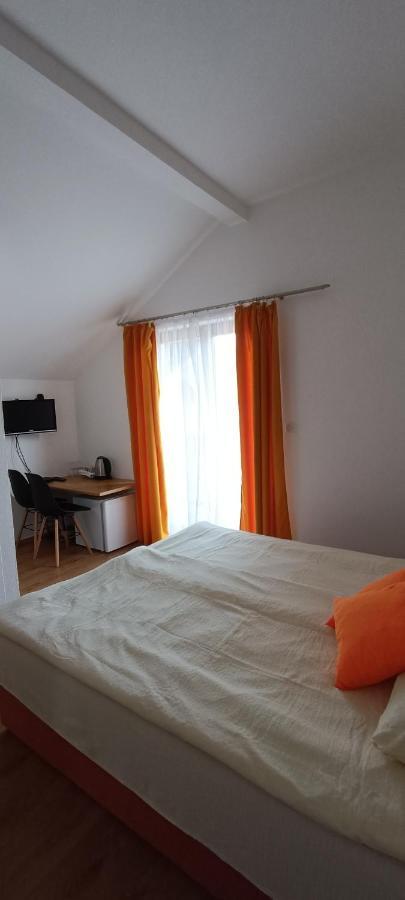 Galesic Apartments & Rooms Korenica Buitenkant foto